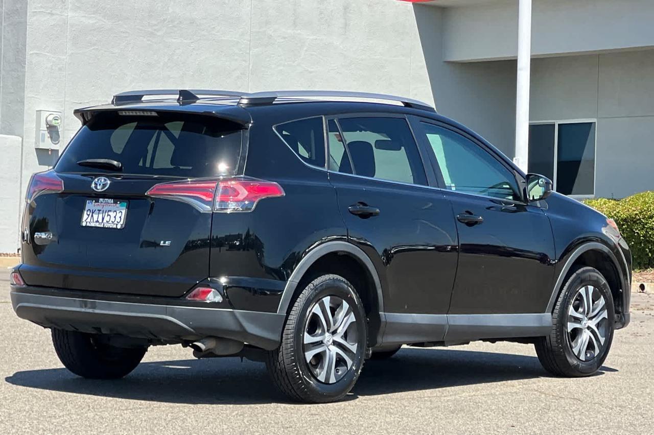 2017 Toyota RAV4 LE