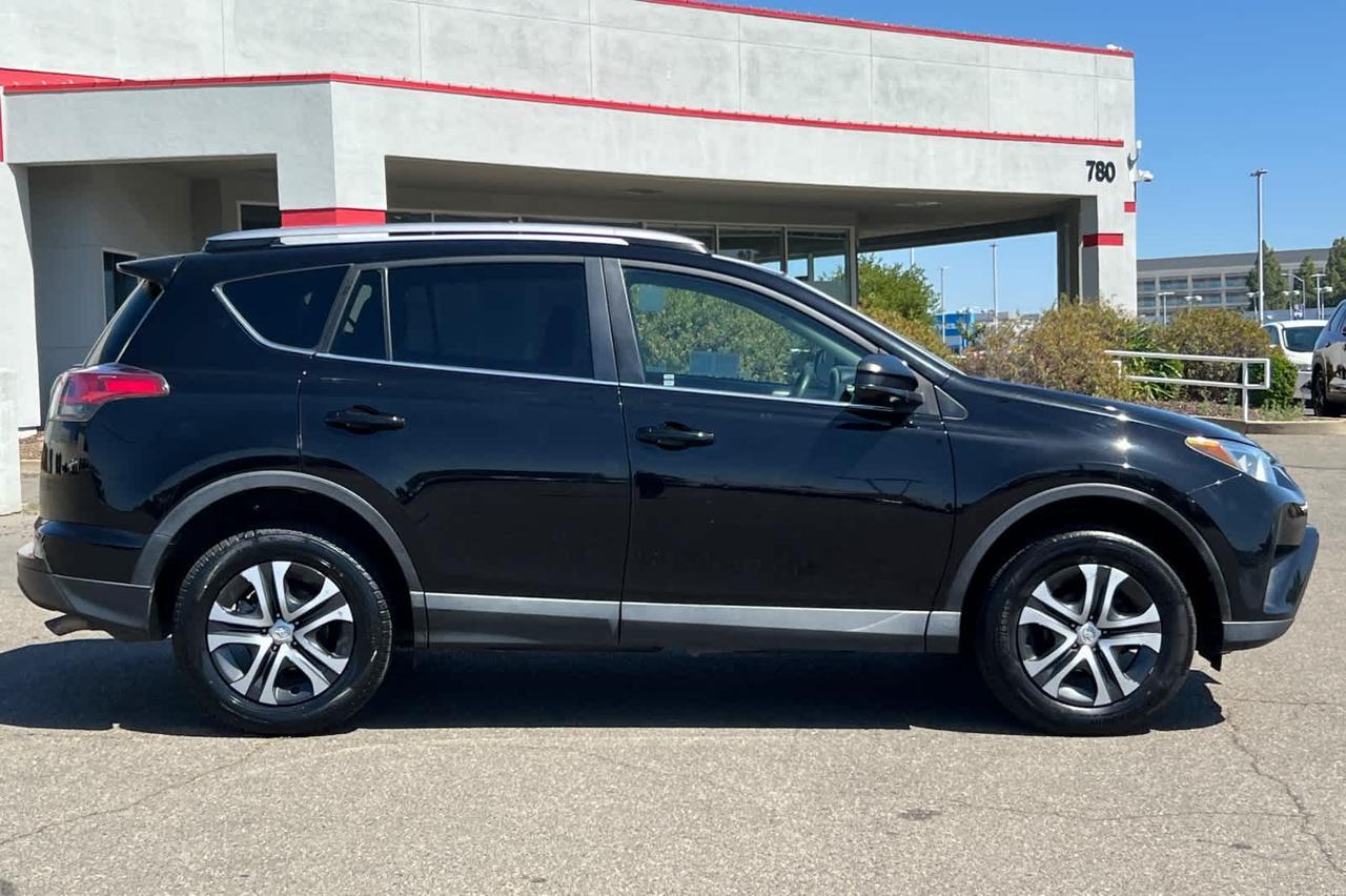 2017 Toyota RAV4 LE Roseville CA
