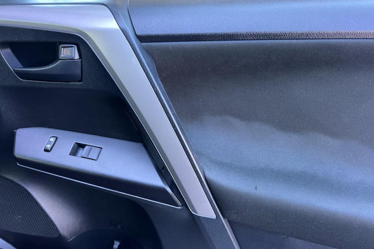2017 Toyota RAV4 LE Roseville CA
