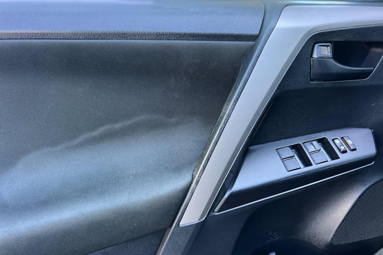 2017 Toyota RAV4 LE Roseville CA