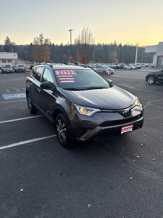 2017 Toyota RAV4 LE photo 2