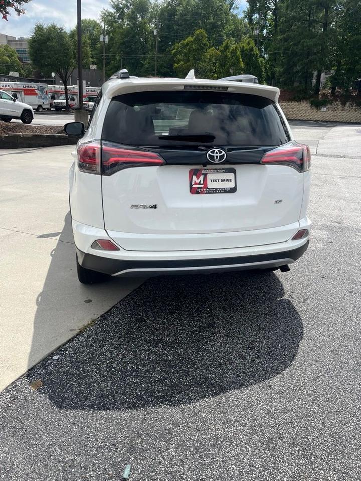 2017 Toyota RAV4 SE