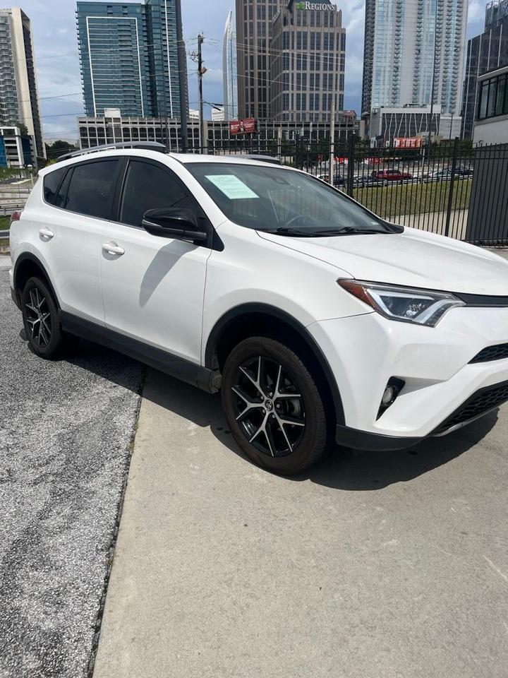 2017 Toyota RAV4 SE