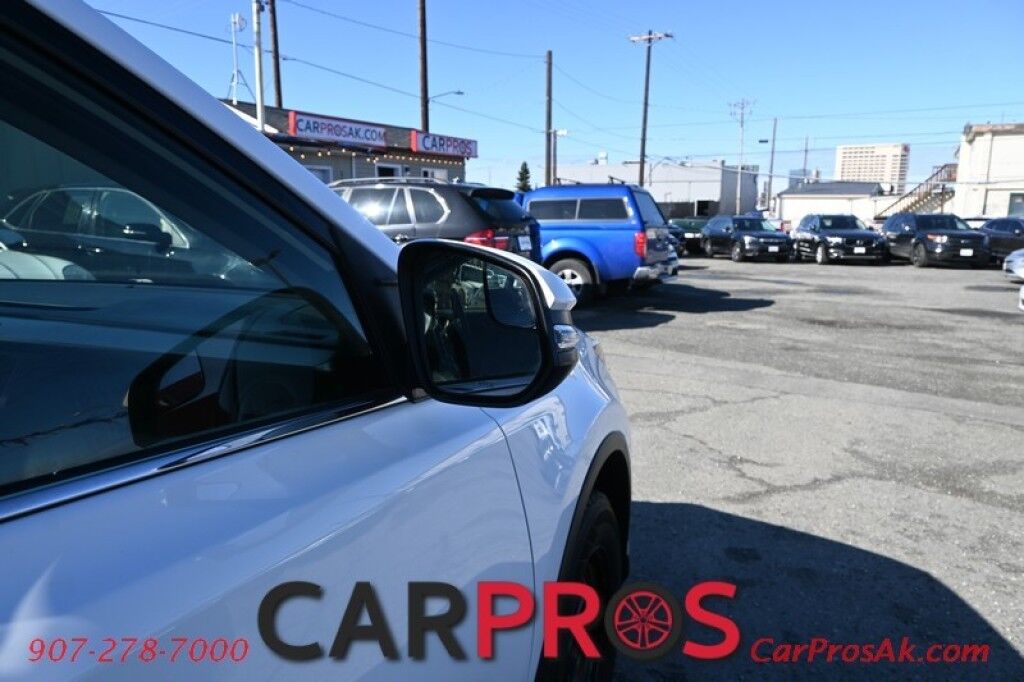 2017 Toyota RAV4 XLE - All Wheel Drive - Bluetooth - Backup Camera - Power Sunroof - Power Liftgate - Lane Departure Alert - USB & AUX Input - Tow Pkg - 1 Owner - 25MPG Anchorage AK