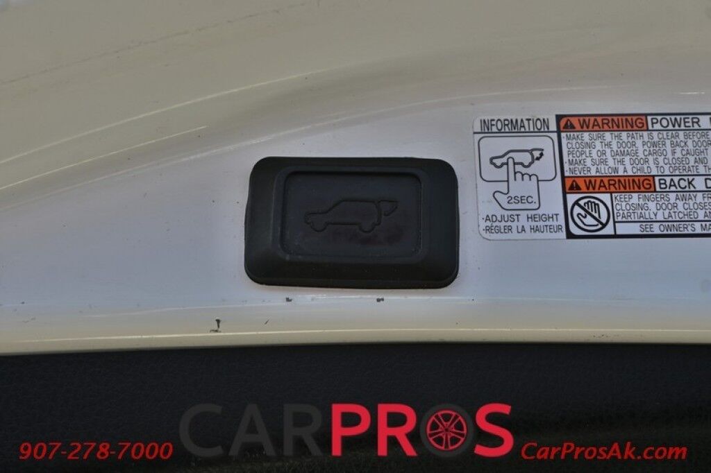 2017 Toyota RAV4 XLE - All Wheel Drive - Bluetooth - Backup Camera - Power Sunroof - Power Liftgate - Lane Departure Alert - USB & AUX Input - Tow Pkg - 1 Owner - 25MPG Anchorage AK