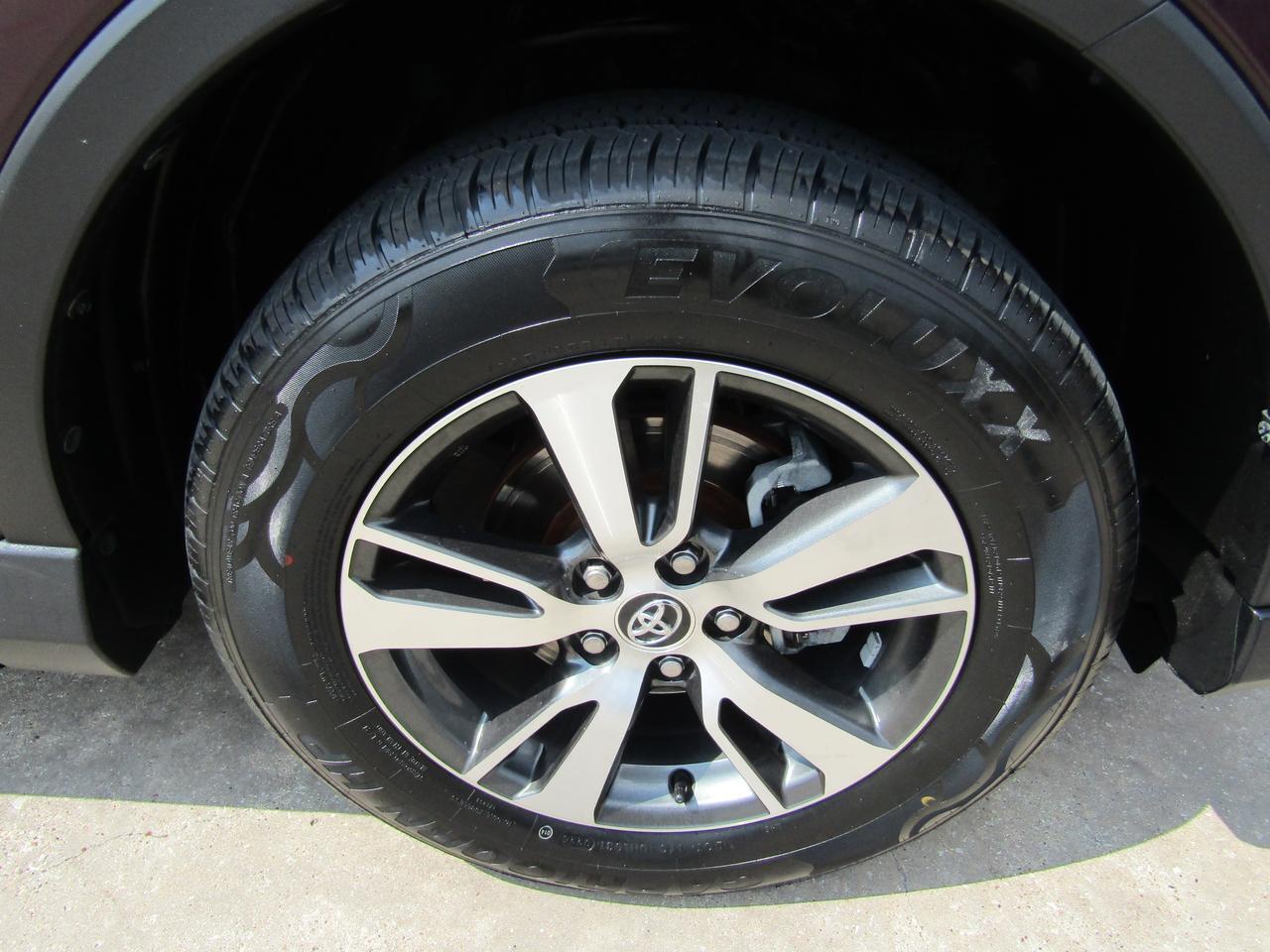 2017 Toyota RAV4 XLE FWD (Natl) Grand Prairie TX