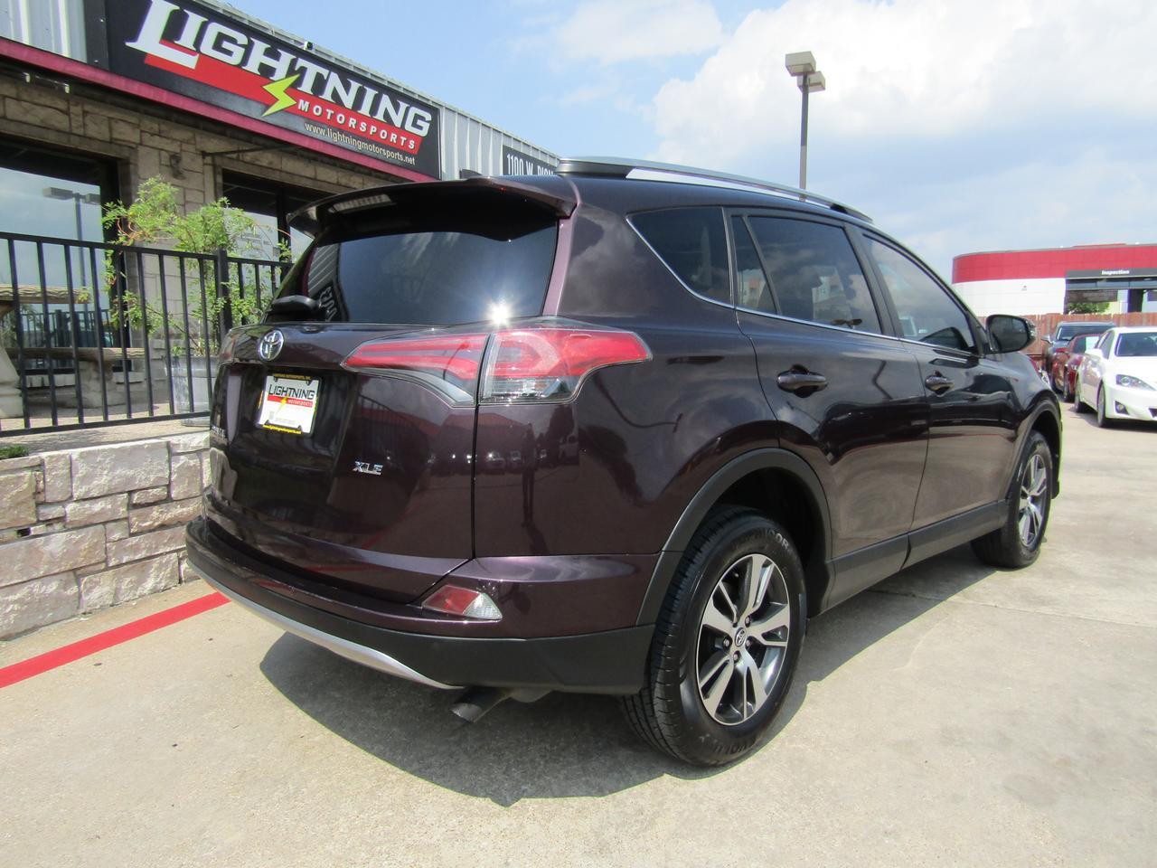 2017 Toyota RAV4 XLE FWD (Natl) Grand Prairie TX