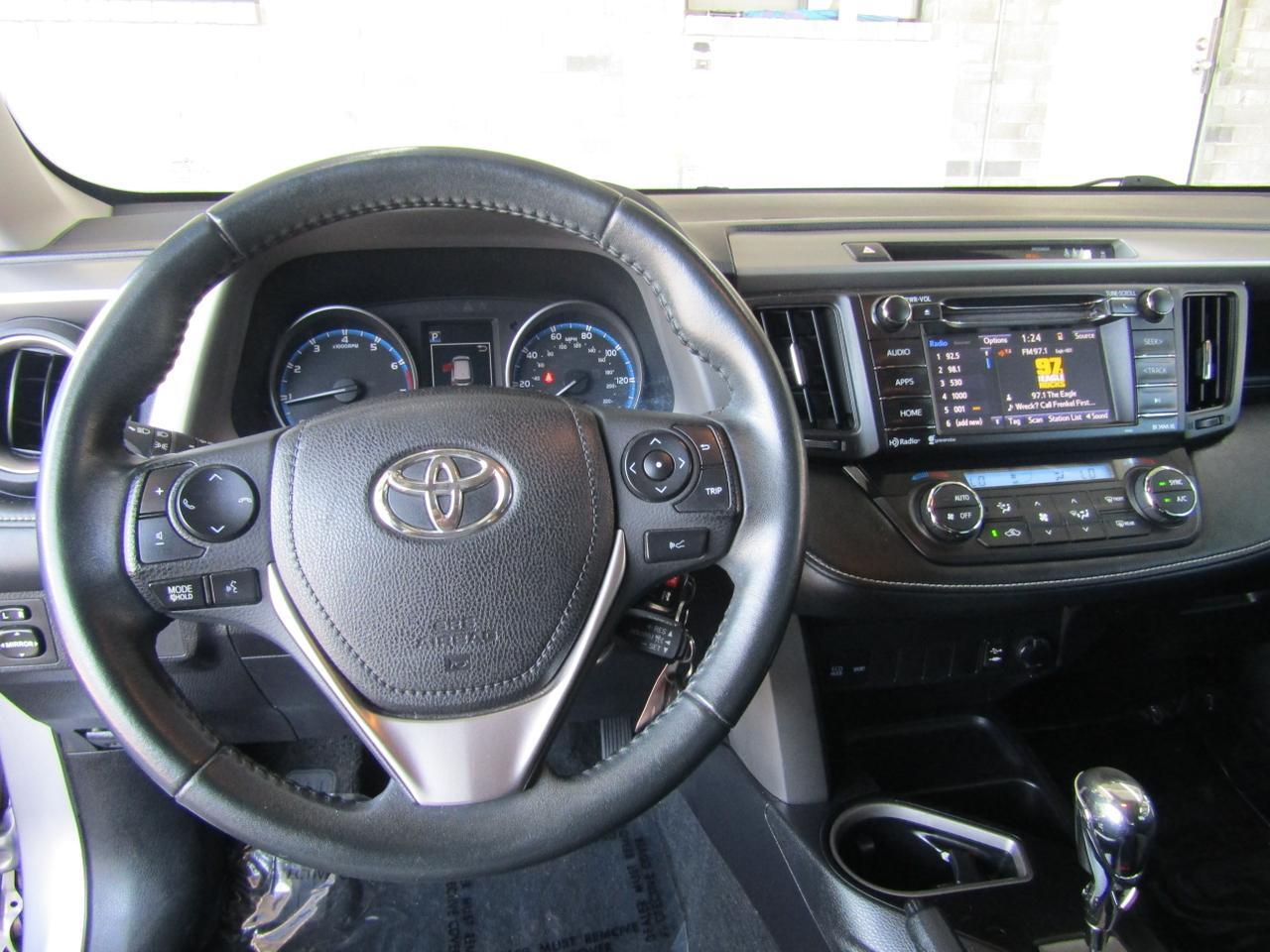 2017 Toyota RAV4 XLE FWD (Natl) Grand Prairie TX