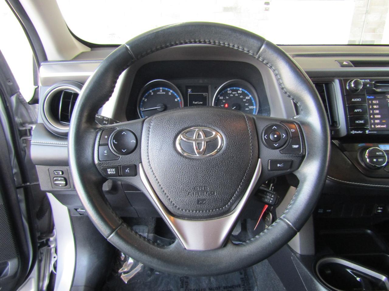 2017 Toyota RAV4 XLE FWD (Natl) Grand Prairie TX