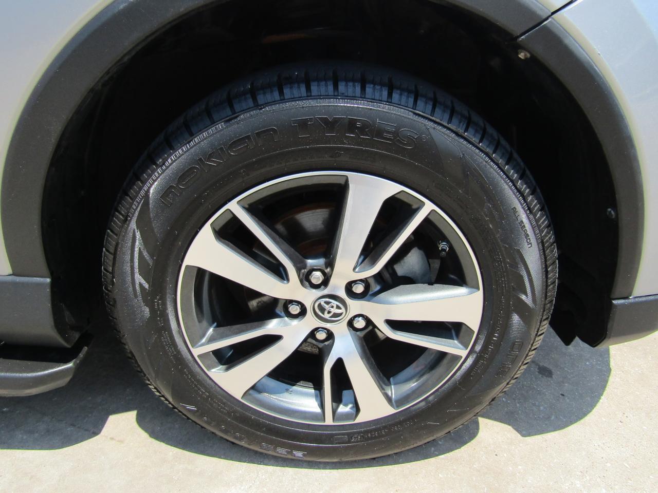 2017 Toyota RAV4 XLE FWD (Natl) Grand Prairie TX