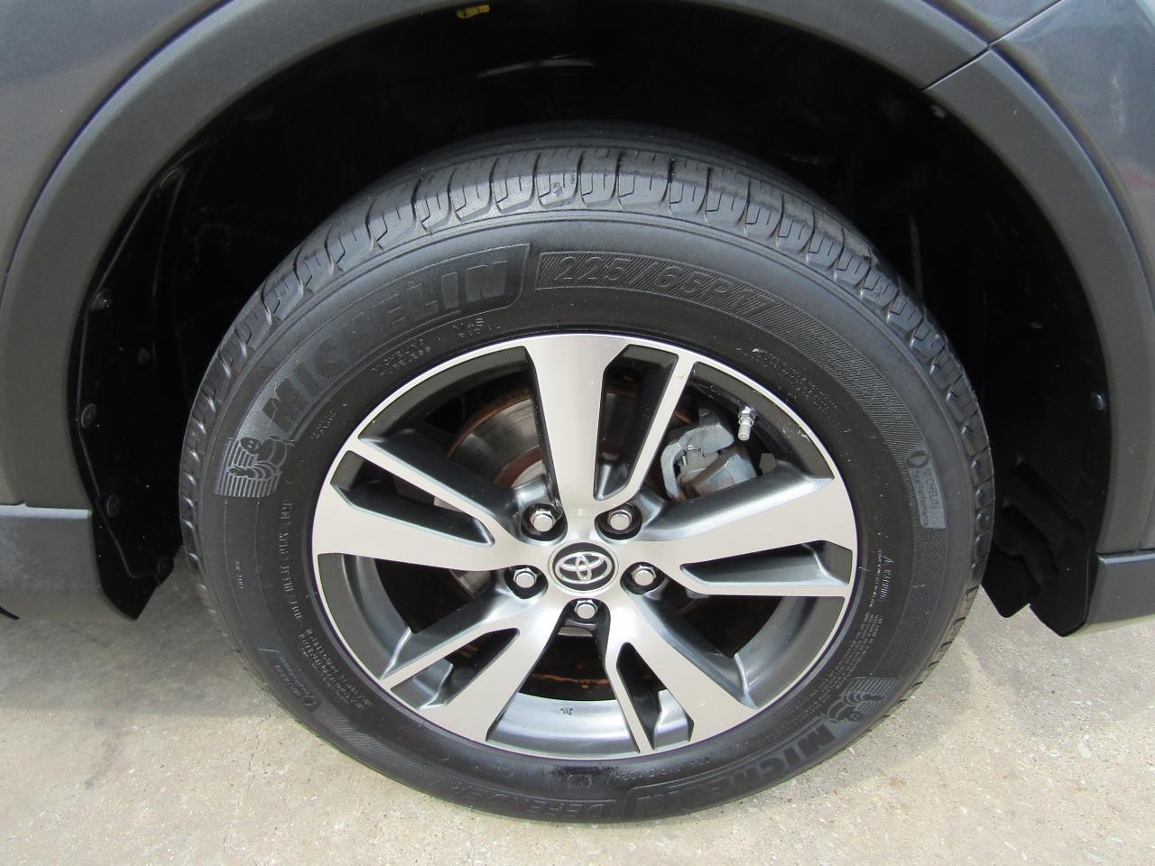 2017 Toyota RAV4 XLE FWD (Natl) Grand Prairie TX