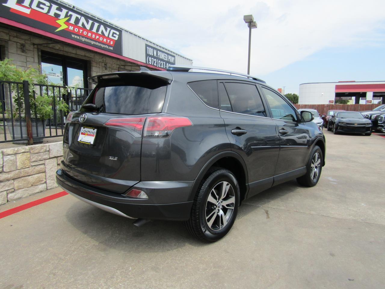 2017 Toyota RAV4 XLE FWD (Natl) Grand Prairie TX
