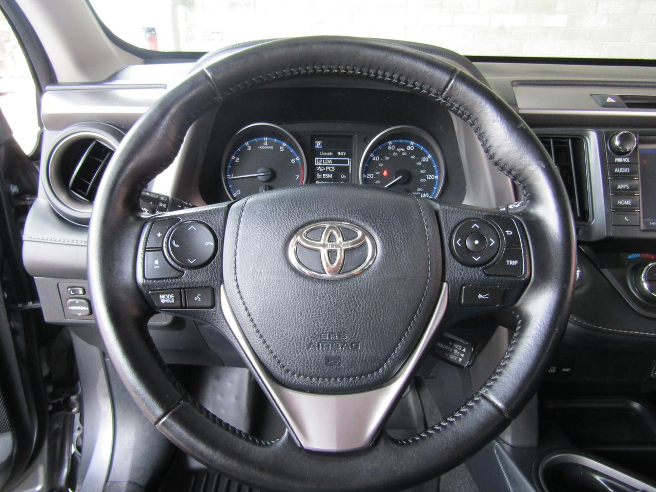 2017 Toyota RAV4 XLE FWD (Natl) Grand Prairie TX