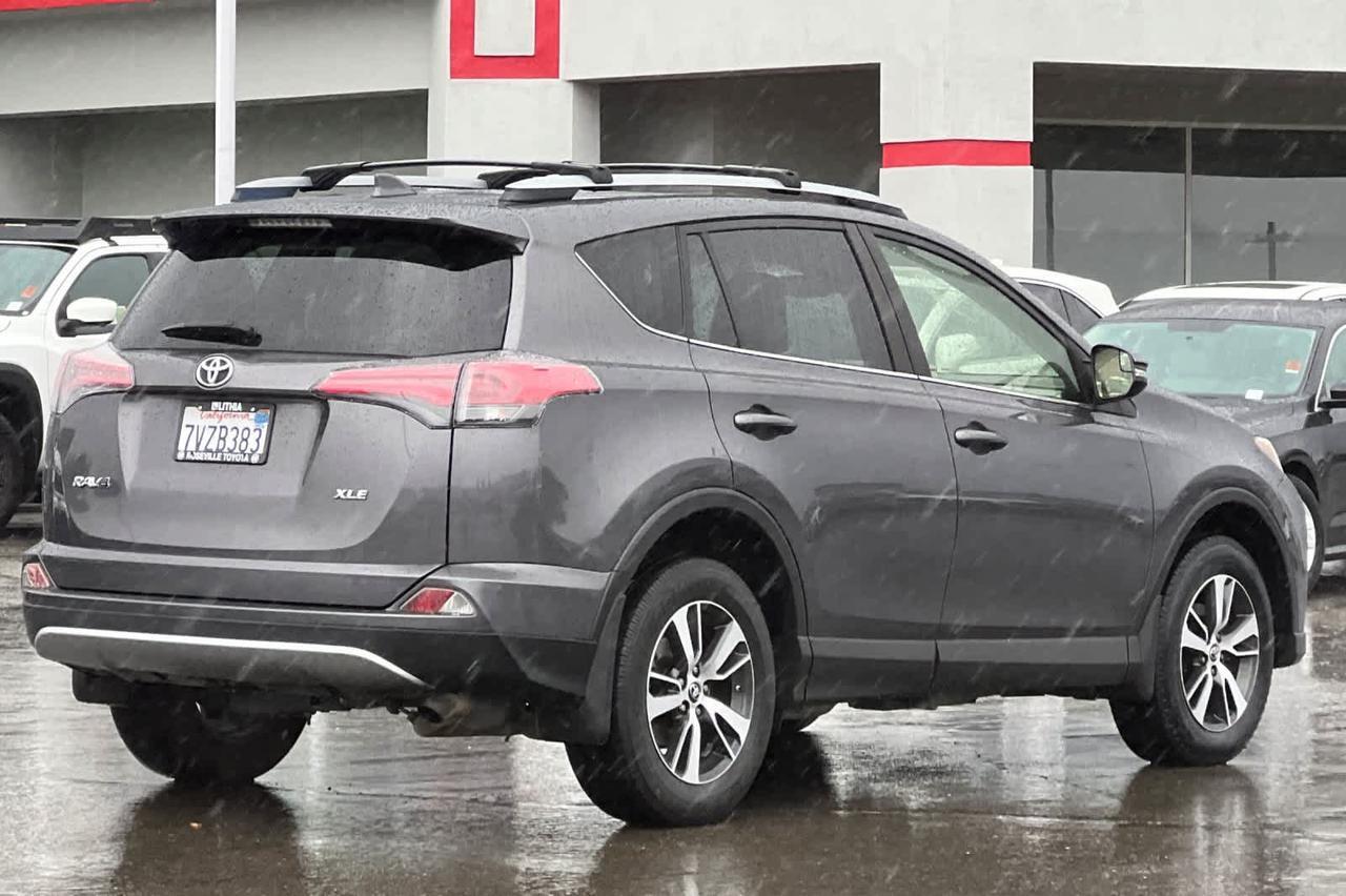 2017 Toyota RAV4 XLE