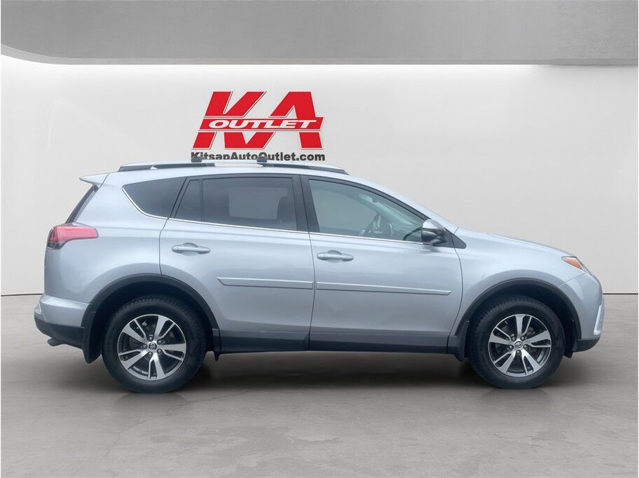 2017 Toyota RAV4 XLE Sport Utility 4D