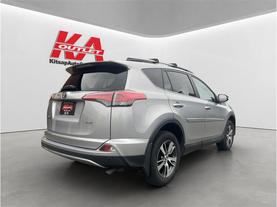 2017 Toyota RAV4 XLE Sport Utility 4D