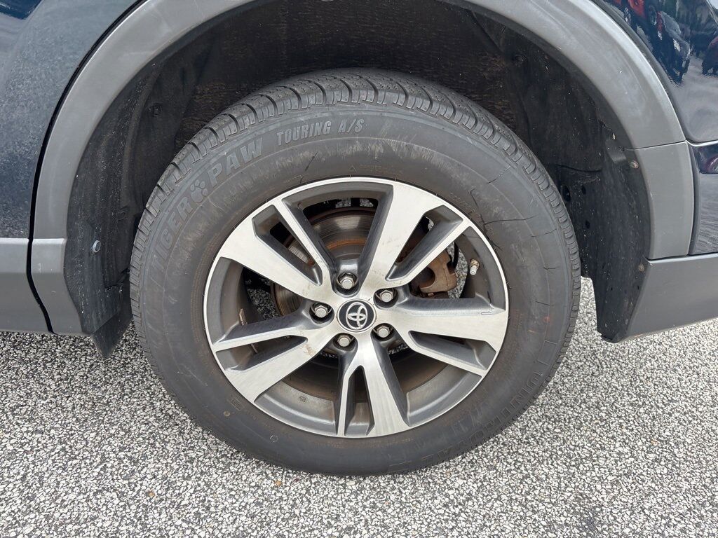 2017 Toyota RAV4 XLE