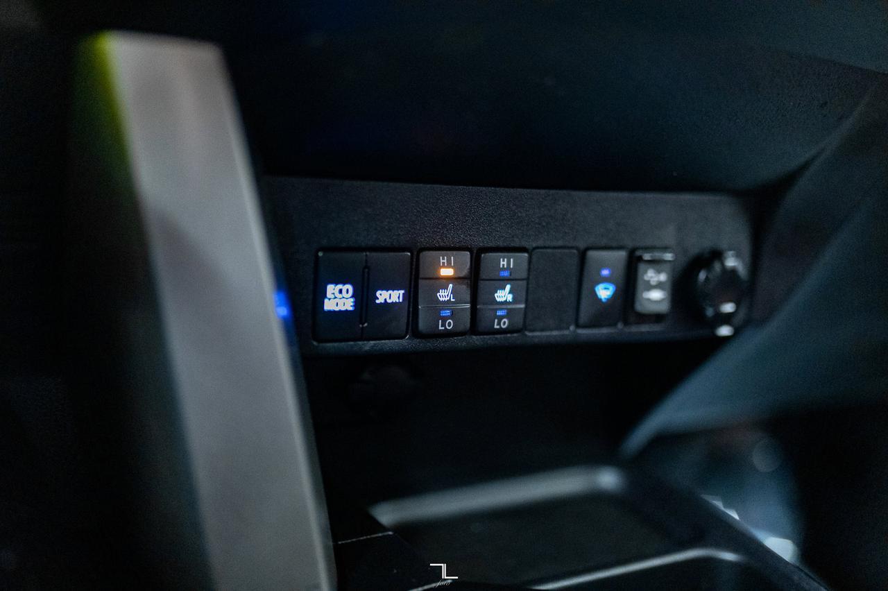 2017 Toyota Rav4 AWD LE Leather BCam Red Deer AB