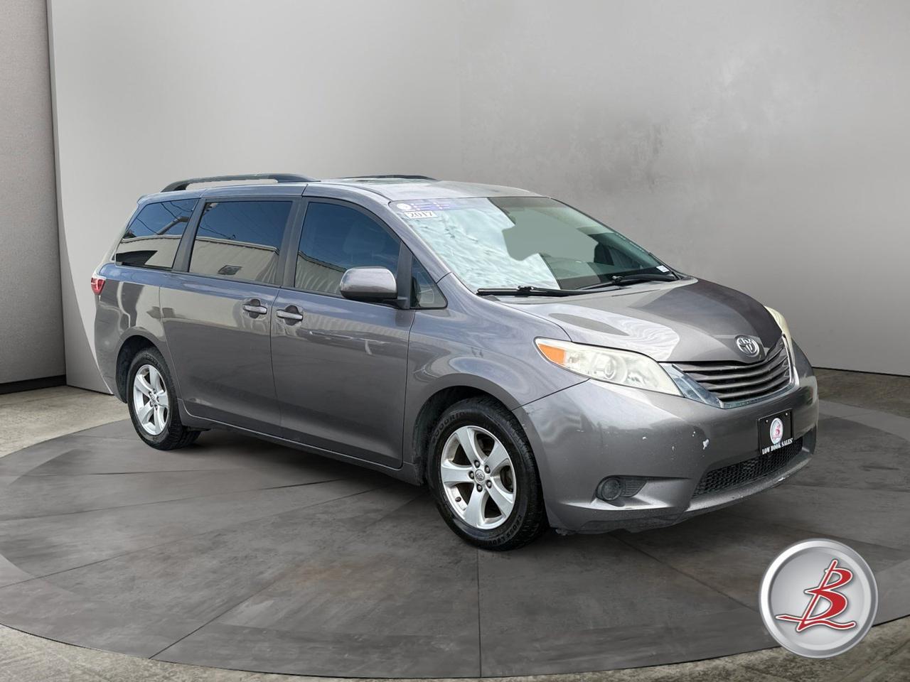 2017 Toyota SIENNA LE Auto Access Seat