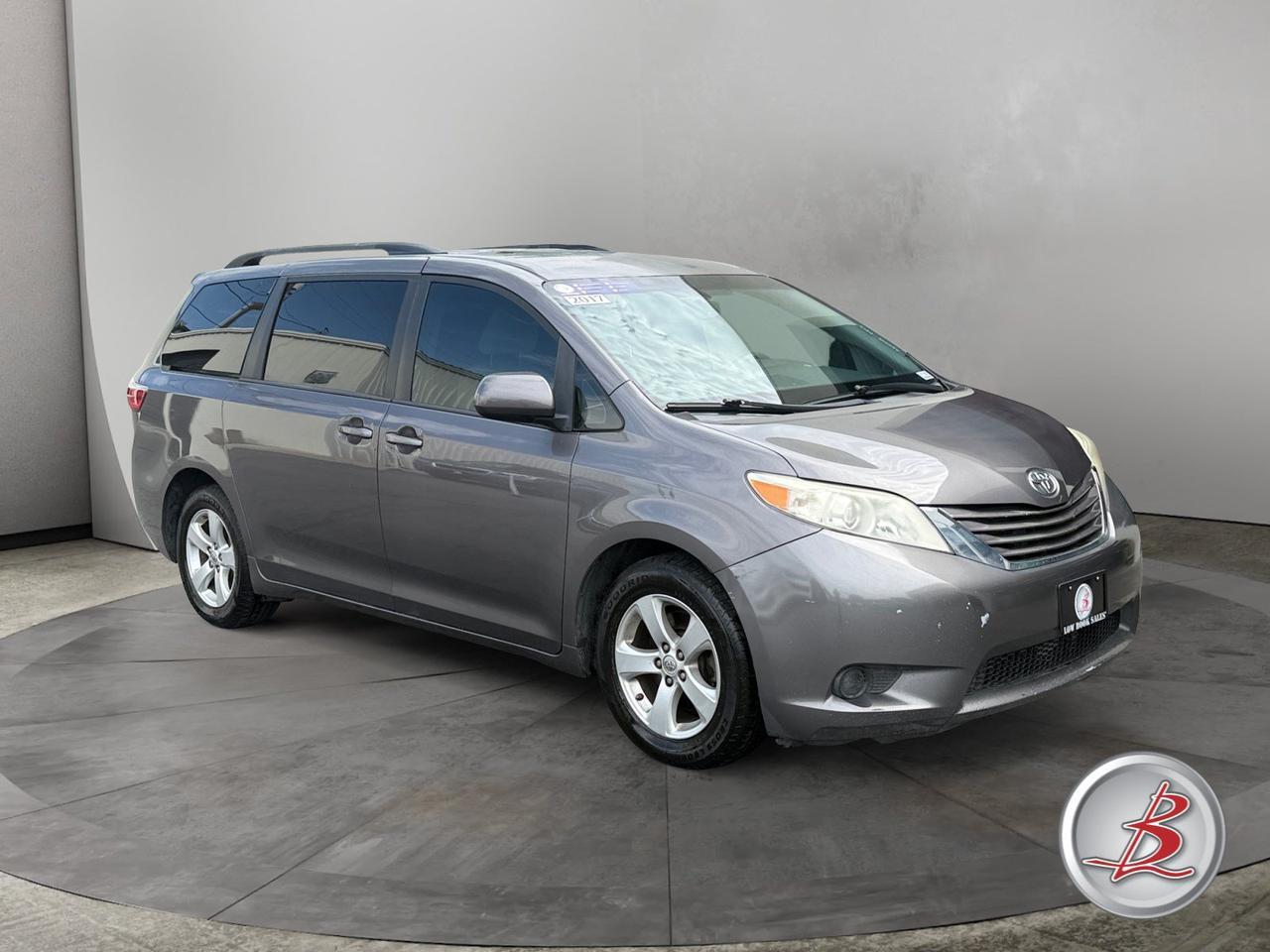 2017 Toyota SIENNA LE Auto Access Seat
