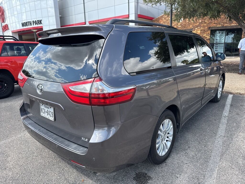 2017 Toyota Sienna San Antonio TX