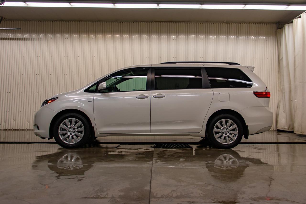 2017 Toyota Sienna AWD XLE Leather Roof Nav Red Deer AB
