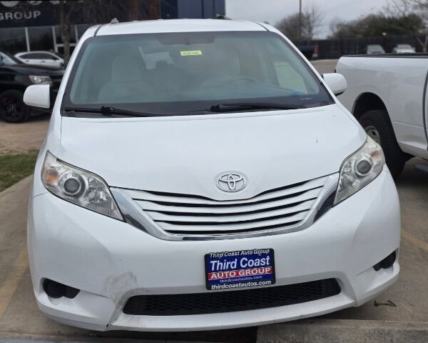 2017 Toyota Sienna LE 7 Passenger | LE 8 Passenger