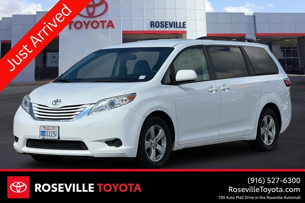 2017 Toyota Sienna LE