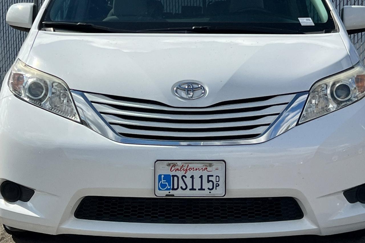 2017 Toyota Sienna LE Roseville CA