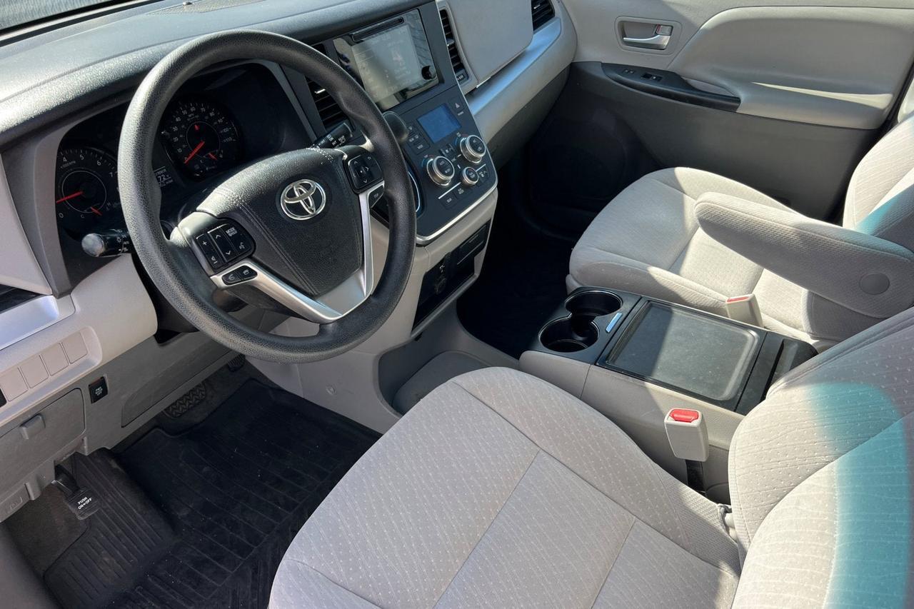 2017 Toyota Sienna LE Roseville CA