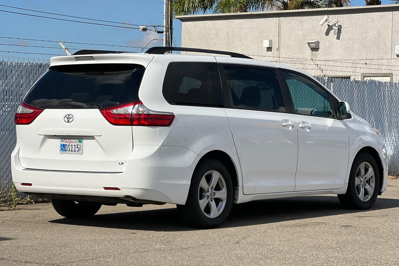 2017 Toyota Sienna LE Roseville CA