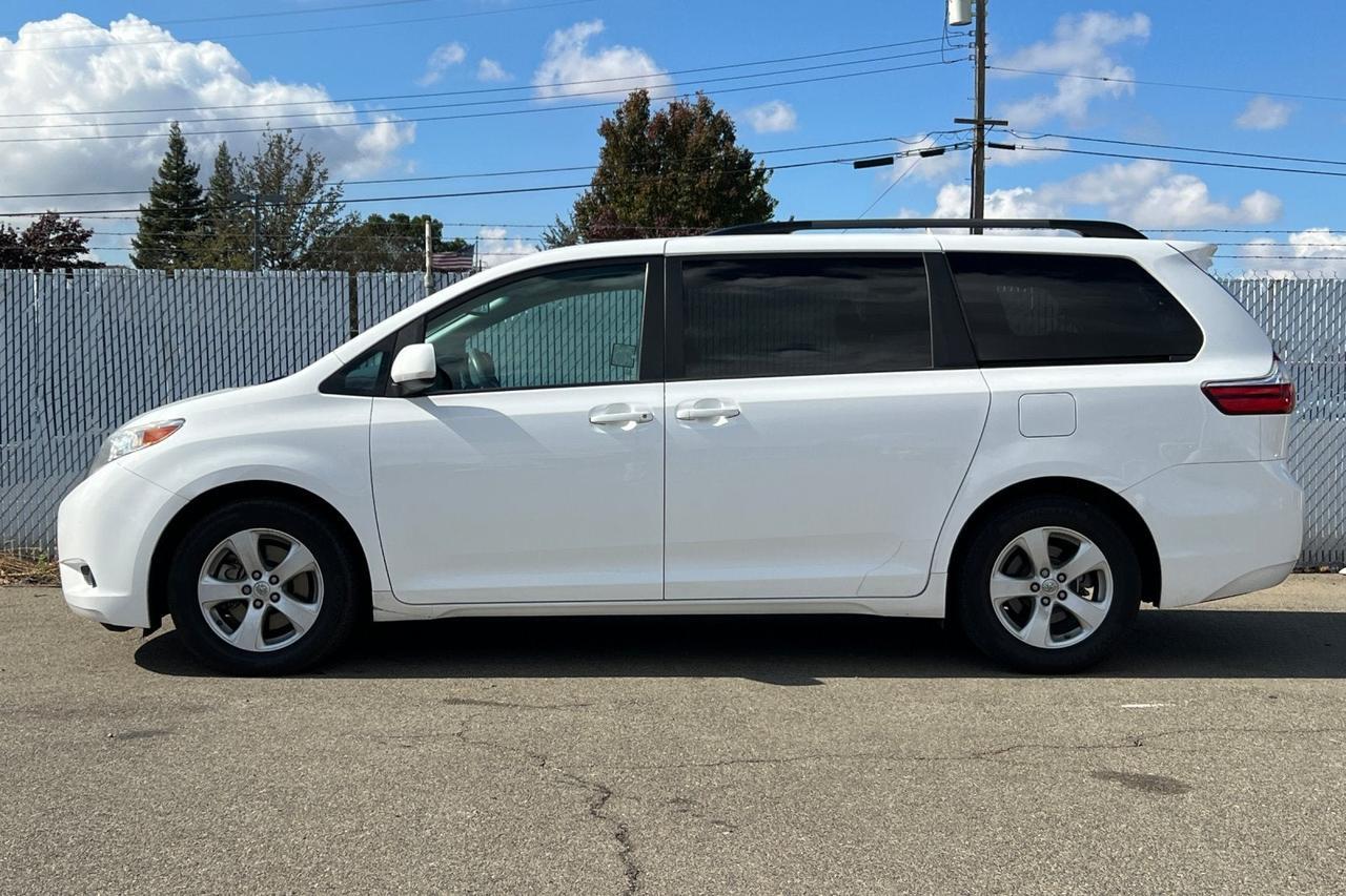 2017 Toyota Sienna LE Roseville CA