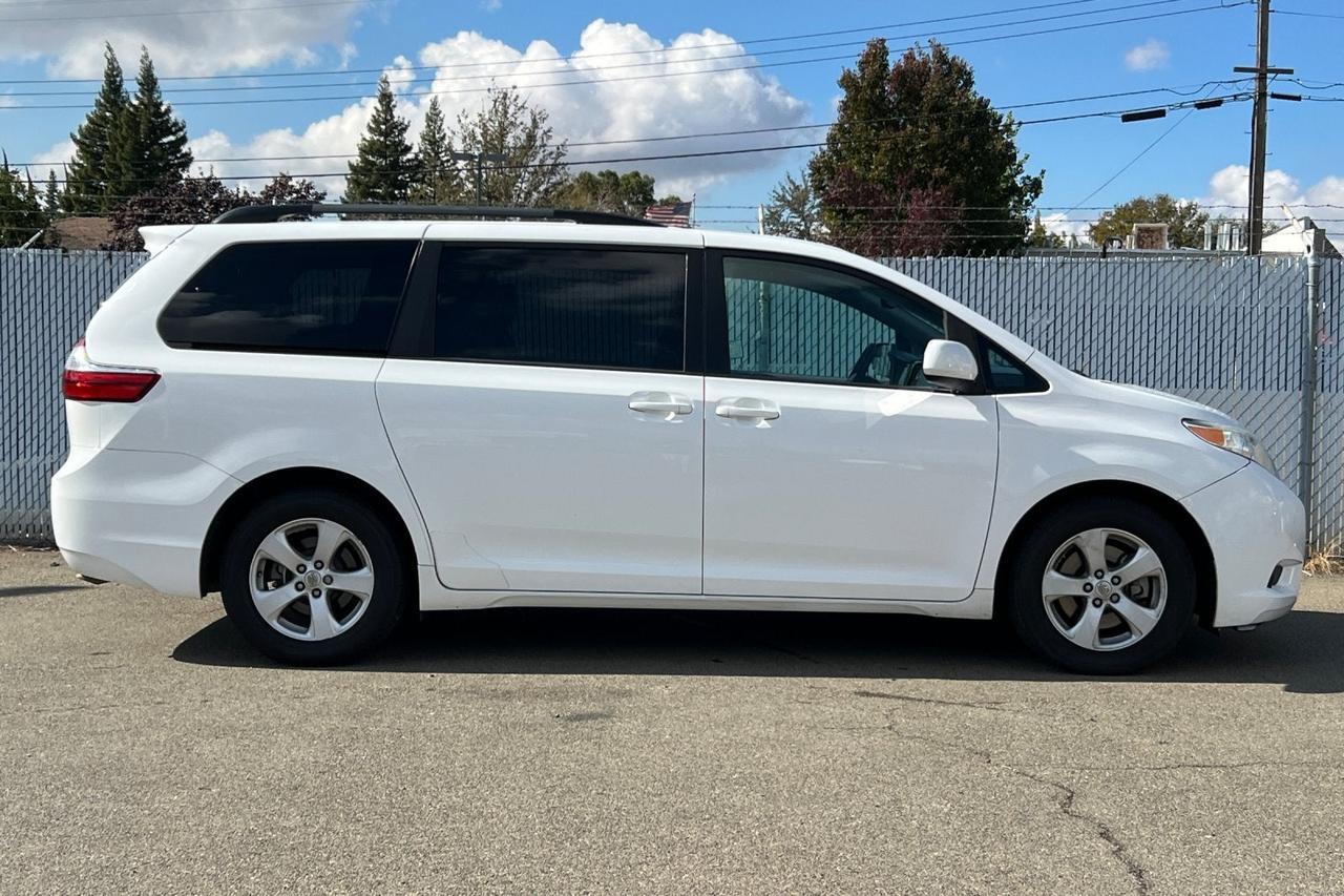 2017 Toyota Sienna LE Roseville CA