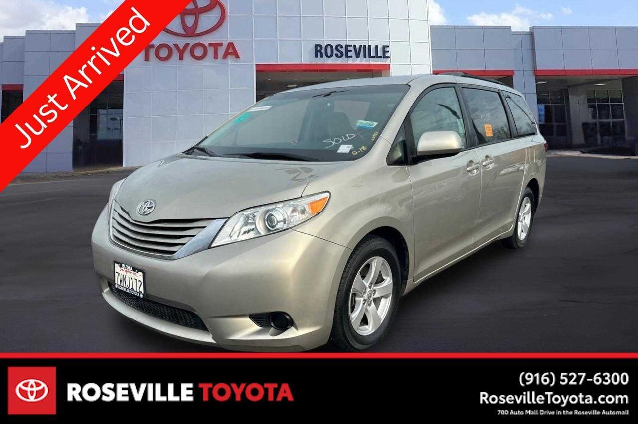 2017 Toyota Sienna LE