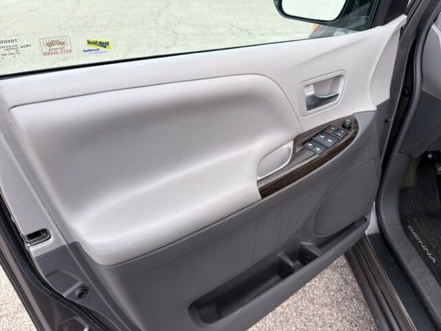 2017 Toyota Sienna Limited Cleveland OH