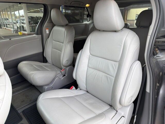 2017 Toyota Sienna Limited Cleveland OH