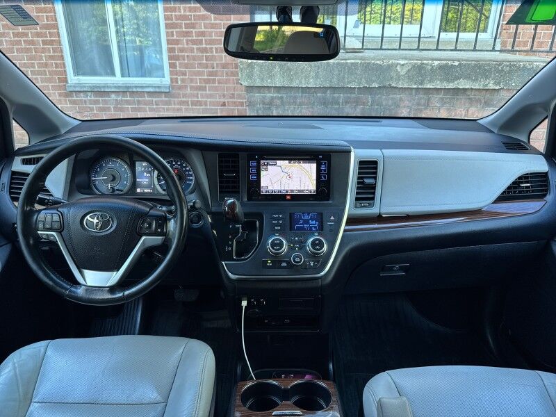 2017 Toyota Sienna Limited Premium AWD 7-Passenger w/ Entertainment Pkg Arlington VA