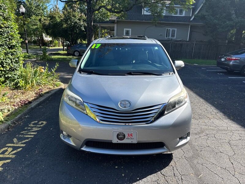 2017 Toyota Sienna Limited Premium AWD 7-Passenger w/ Entertainment Pkg Arlington VA