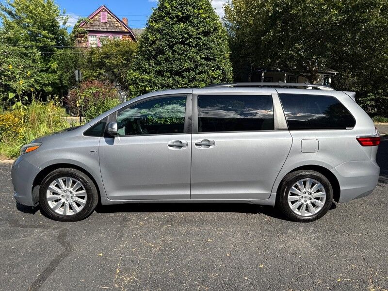 2017 Toyota Sienna Limited Premium AWD 7-Passenger w/ Entertainment Pkg Arlington VA