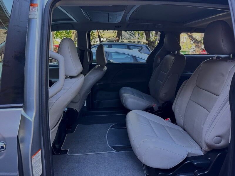 2017 Toyota Sienna Limited Premium AWD 7-Passenger w/ Entertainment Pkg Arlington VA