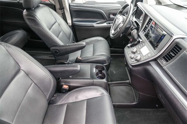 2017 Toyota Sienna SE Huntington Beach CA