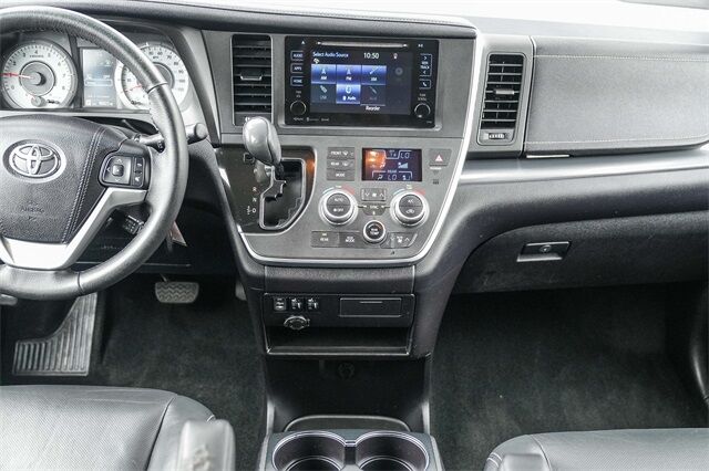 2017 Toyota Sienna SE Huntington Beach CA