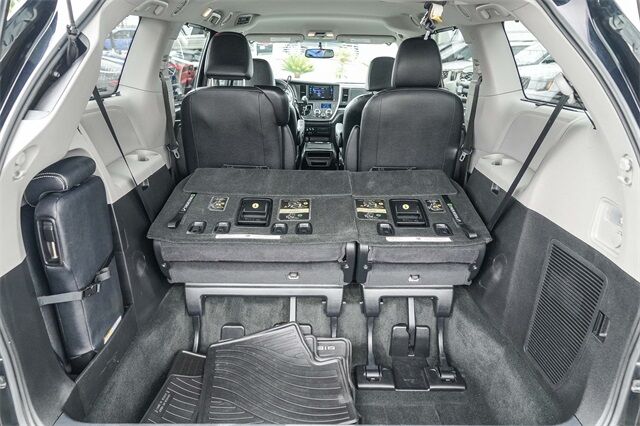 2017 Toyota Sienna SE Huntington Beach CA