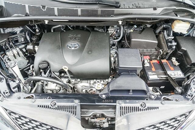 2017 Toyota Sienna SE Huntington Beach CA
