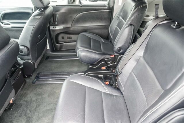 2017 Toyota Sienna SE Huntington Beach CA
