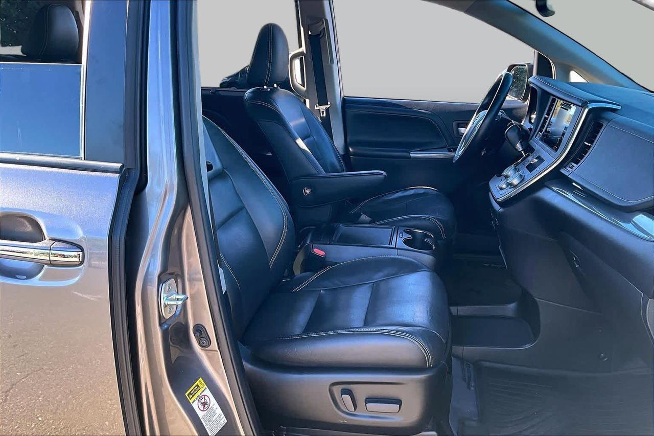 2017 Toyota Sienna SE Premium Folsom CA