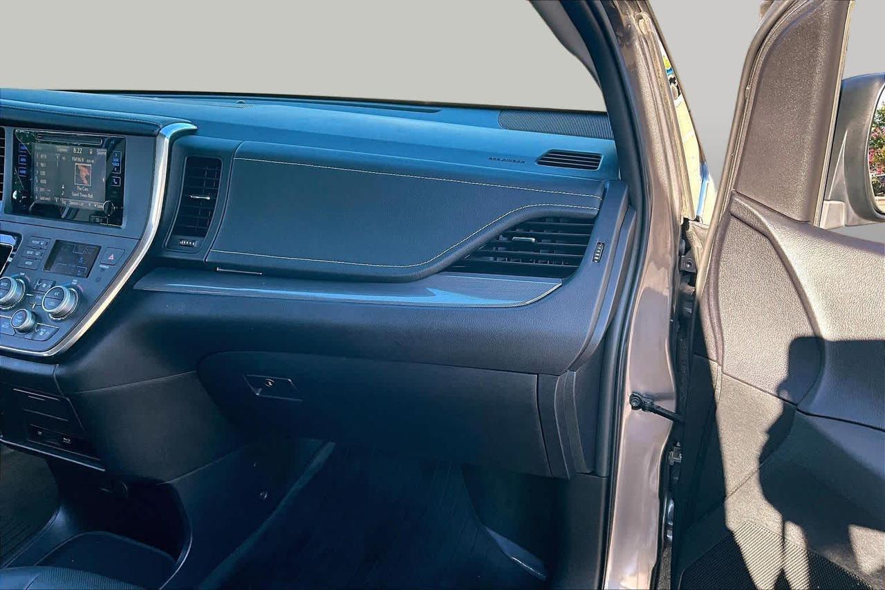 2017 Toyota Sienna SE Premium Folsom CA