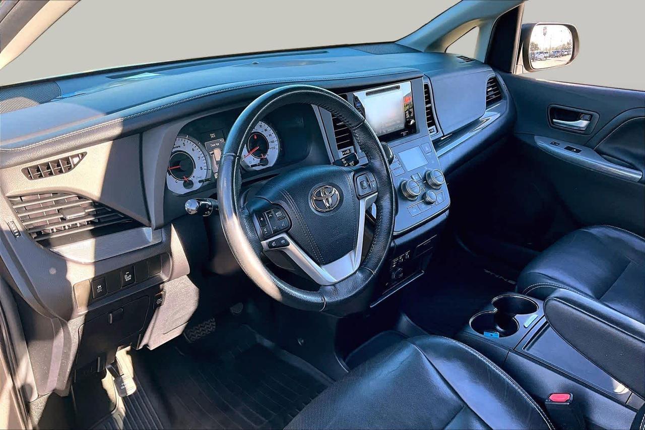 2017 Toyota Sienna SE Premium Folsom CA