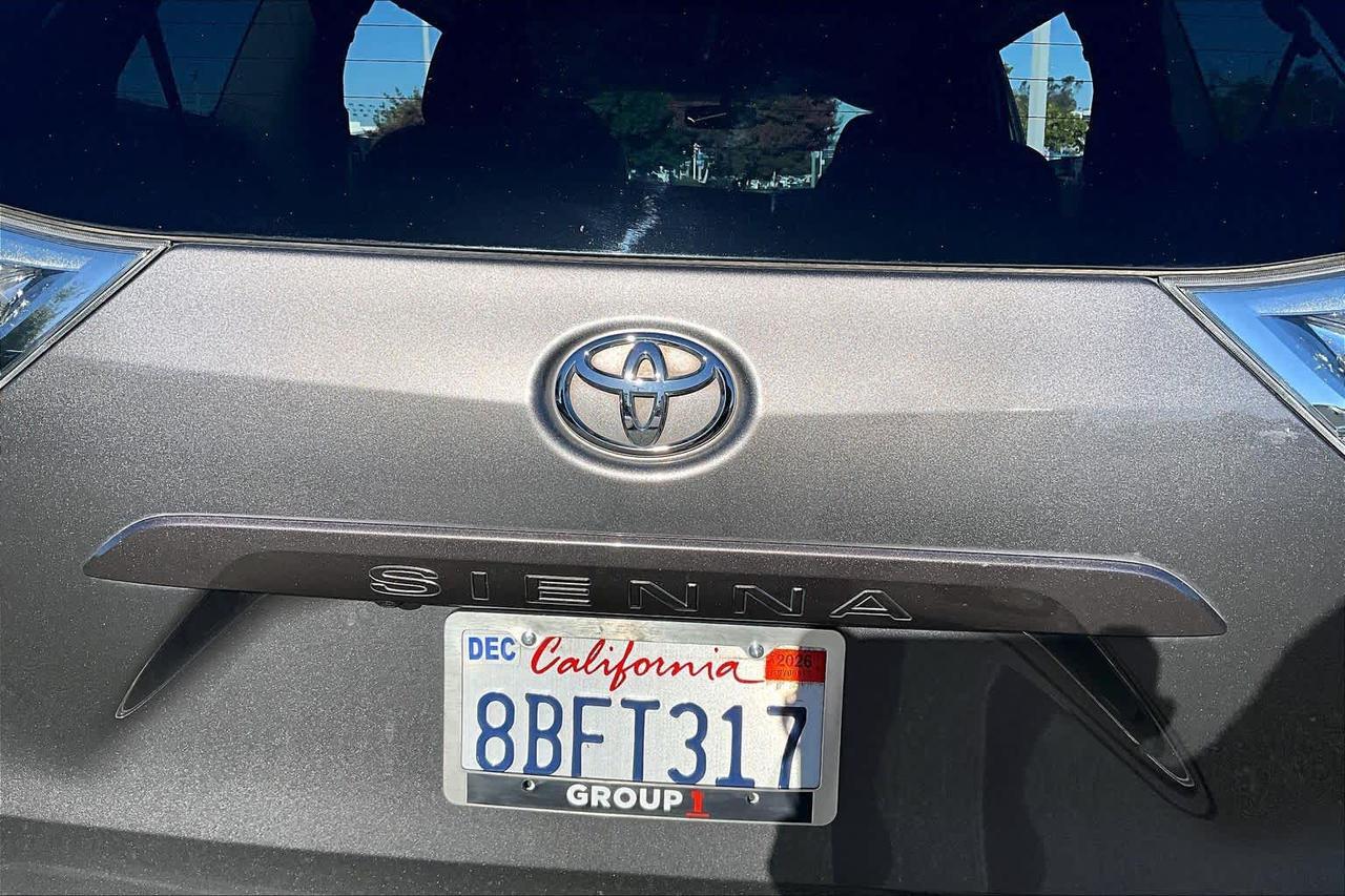 2017 Toyota Sienna SE Premium Folsom CA