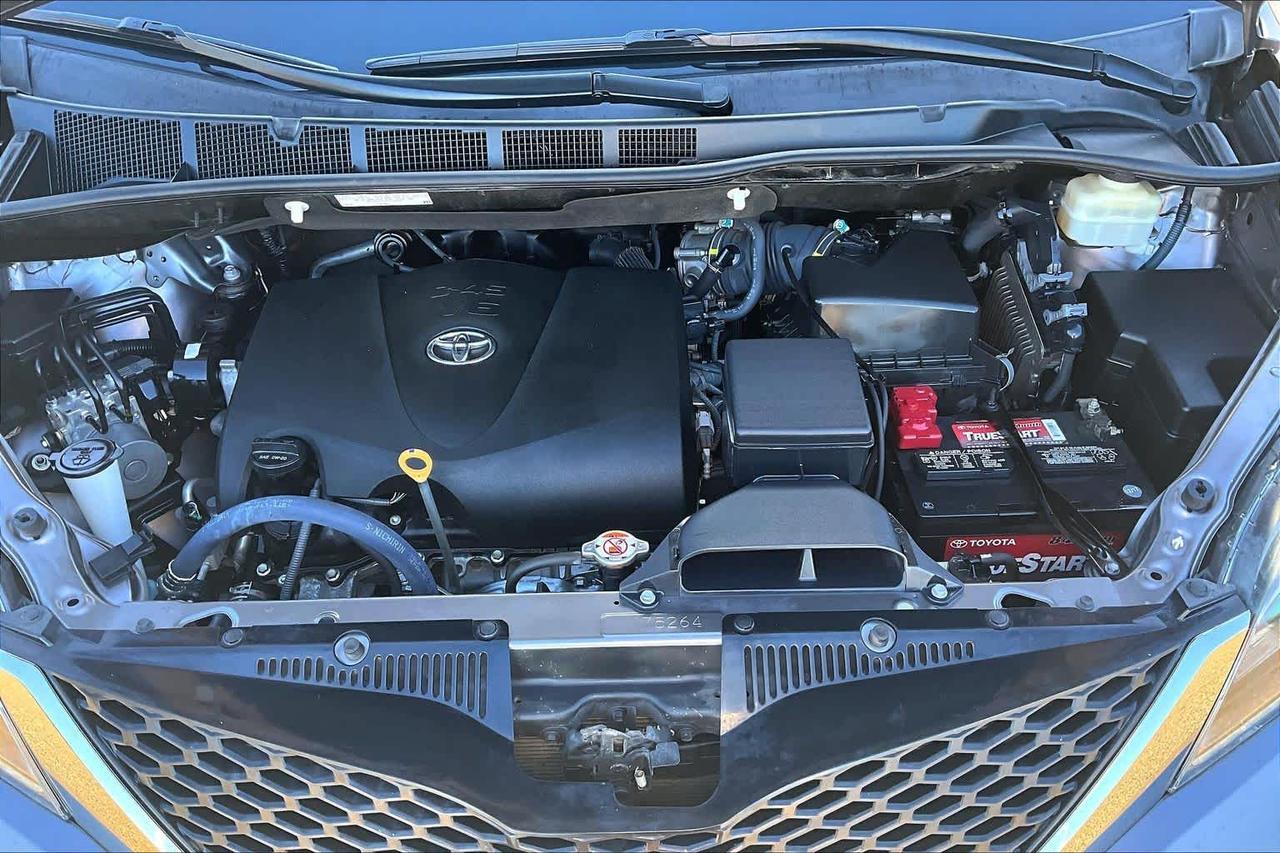 2017 Toyota Sienna SE Premium Folsom CA